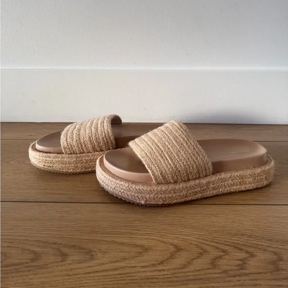 PrettyLittleThing Tan Woven Sandals - Picture 4 of 8